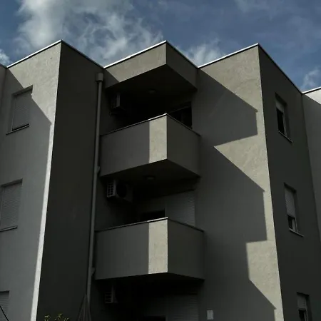 Apartman Nino Dugopolje Exterior photo